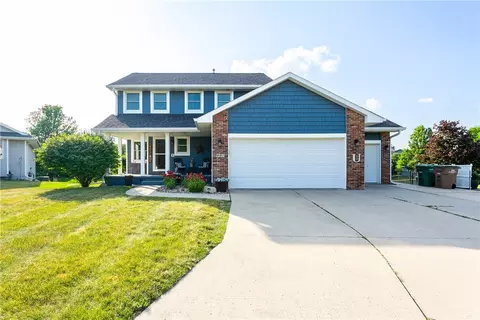 401 Oakwood Ct, Altoona, IA 50009