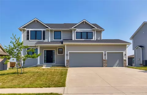 913 SW Timberview Dr, Grimes, IA 50111