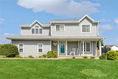 901 SE Shawver Dr, Grimes, IA 50111