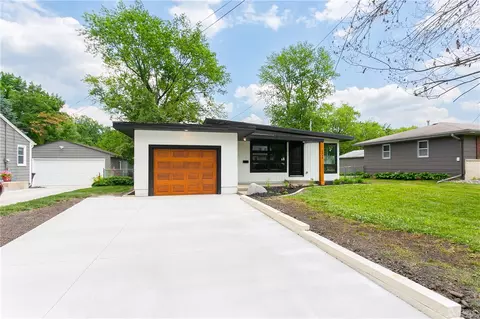 2515 62nd St, Des Moines, IA 50322