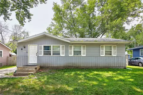517 E Titus Ave, Des Moines, IA 50315