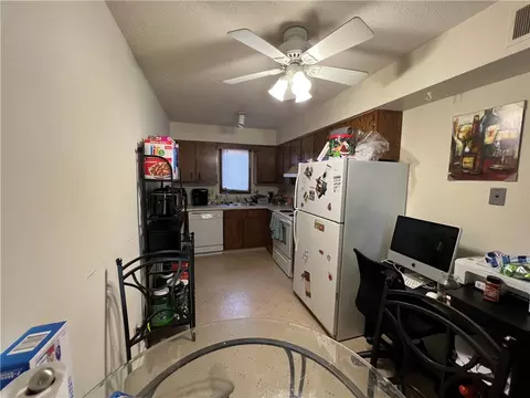 2062 NW Hickory Ln #9, Ankeny, IA 50023