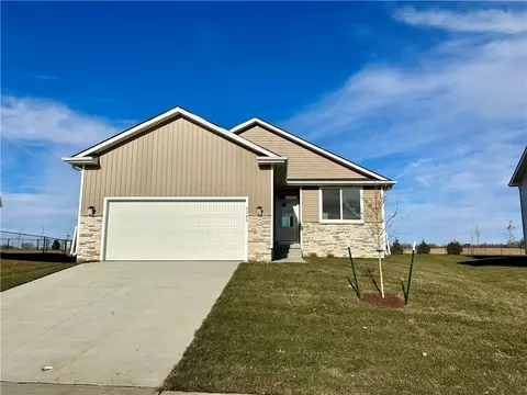 1145 Hamilton Rd, Waukee, IA 50263