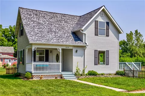 205 2nd St, Cambridge, IA 50046