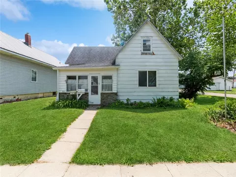319 W Spring St, Colfax, IA 50054