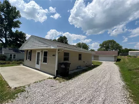 4812 SW 6th St, Des Moines, IA 50315