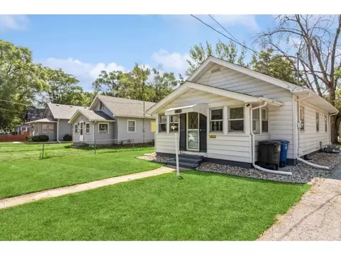 2605 E Grand Ave, Des Moines, IA 50317