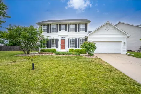 1005 SE 6th St, Grimes, IA 50111