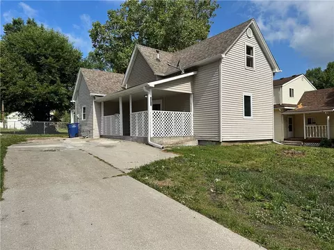 1344 York St, Des Moines, IA 50316