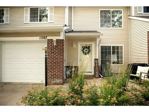 5221 Village Run Ave #1507, Des Moines, IA 50317