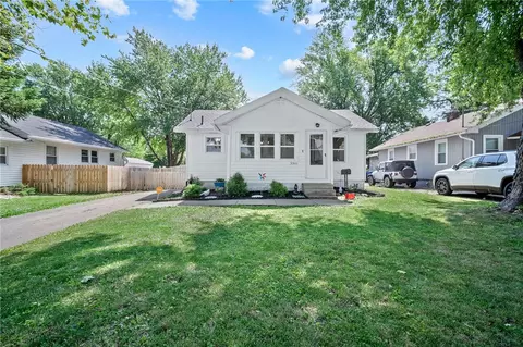 3501 SW 12th Pl, Des Moines, IA 50315