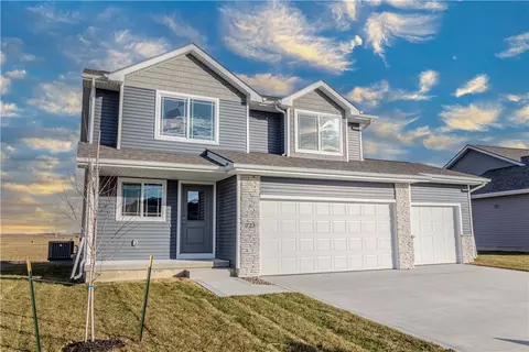 723 NE Doe Pointe Dr, Ankeny, IA 50021