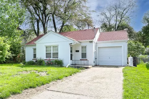 2413 47th St, Des Moines, IA 50310