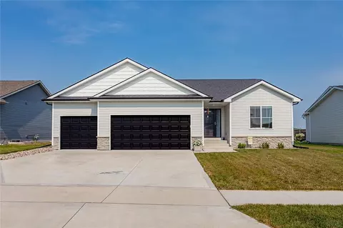 604 Prairie View Dr, Huxley, IA 50124