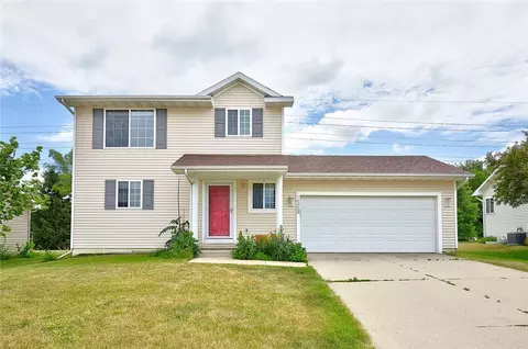 1568 Nine Iron Dr, West Des Moines, IA 50266