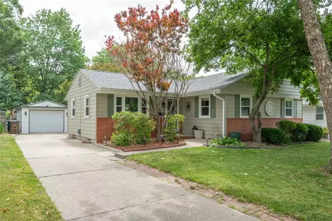 633 21st St, West Des Moines, IA 50265