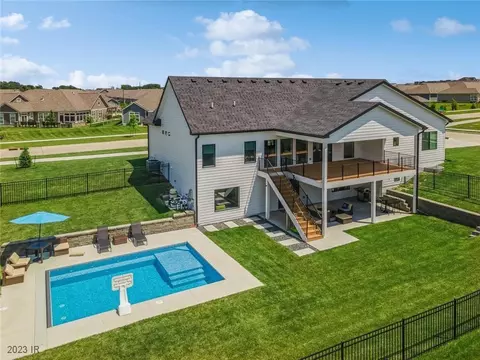 3524 Westgate Pkwy, Clive, IA 50325
