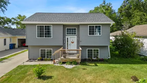 321 E Leland Ave, Des Moines, IA 50315