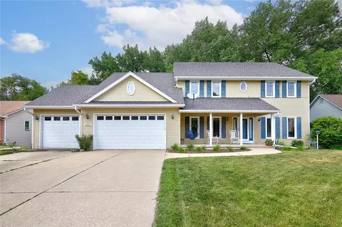12867 Lincoln Ave, Clive, IA 50325