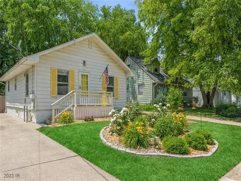 2404 E 25th St, Des Moines, IA 50317