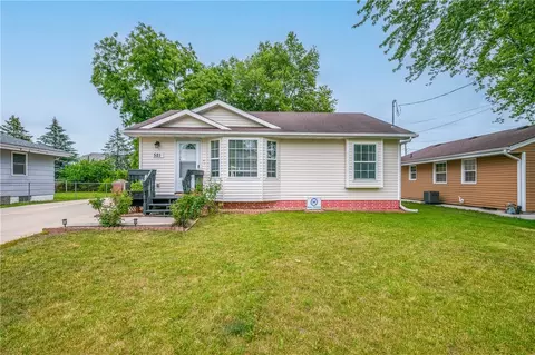 521 SW 60th St, Des Moines, IA 50312