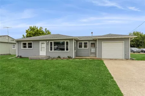 1202 Oak St, Guthrie Center, IA 50115
