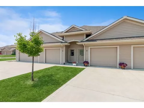 2511 NE Oak Dr #6, Ankeny, IA 50021