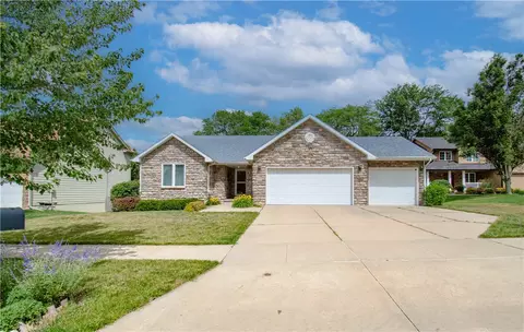5420 Jordan Blvd, Pleasant Hill, IA 50327