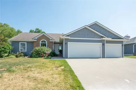 130 NW 7th St, Earlham, IA 50072