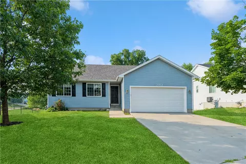 2457 E Kenyon Ave, Des Moines, IA 50320