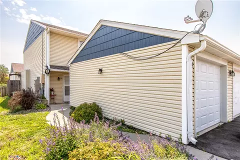 216 Cooper Ct, Ames, IA 50014