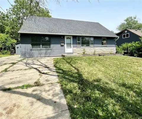 7307 SW 17th St, Des Moines, IA 50315