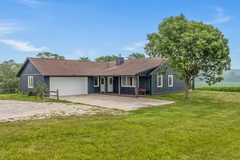 13518 Quebec St, Indianola, IA 50125