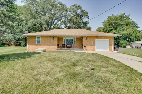 4016 SW 12th St, Des Moines, IA 50315