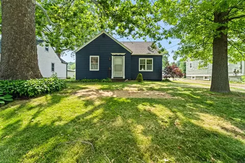 520 13th St, West Des Moines, IA 50265
