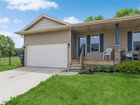 4908 NW 58th Ave, Johnston, IA 50131