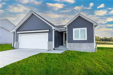 25108 Bluebird Cir, Adel, IA 50003