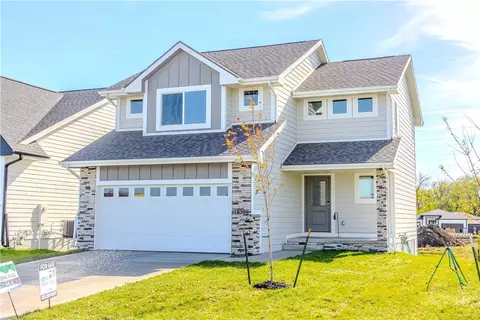 18394 Alpine Dr, Clive, IA 50325