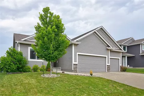 1950 Brodie St, Waukee, IA 50263