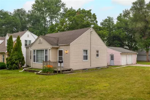 1804 57th St, Des Moines, IA 50310