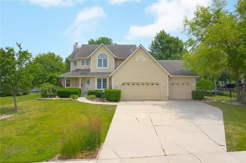 725 NE 10th St, Ankeny, IA 50021