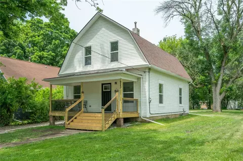 923 Mckinley Ave, Des Moines, IA 50315