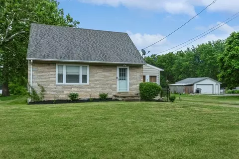 4041 E 27th St, Des Moines, IA 50317