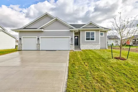 1421 NE Poplar Ct, Grimes, IA 50111