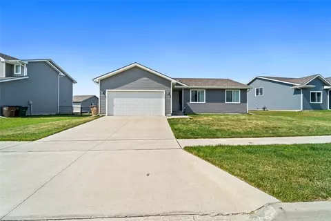 1000 37th St SW, Bondurant, IA 50035