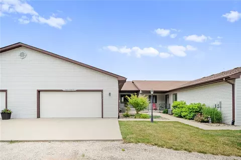 4910 Lonna Dr, Panora, IA 50216
