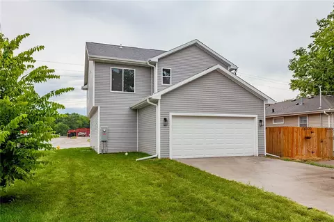 544 1st St, West Des Moines, IA 50265