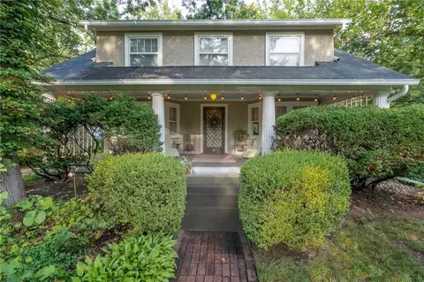 109 SW 42nd St, Des Moines, IA 50312