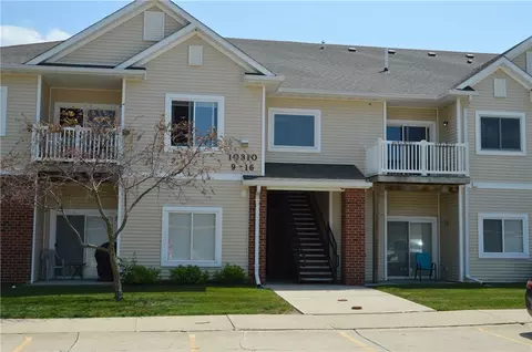 10310 Essex Dr #11, Johnston, IA 50131