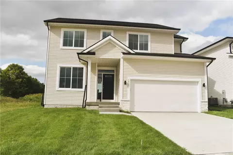 2825 Kestrel St, Norwalk, IA 50211